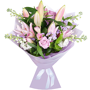 Лилия розовая - 2, Альстромерия белая, нежно-розовая - 3, Роза розовая 50 см - 4, Маттиола белая - 4, Статица розовая, Рускус, Современная упаковка