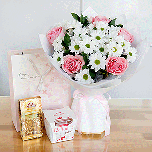 Gift set "Provence Aroma with candies and tea" with delivery Novokuznetsk