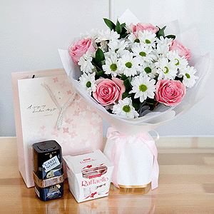 Gift set "Provence Aroma with candies and coffee" with delivery Novokuznetsk