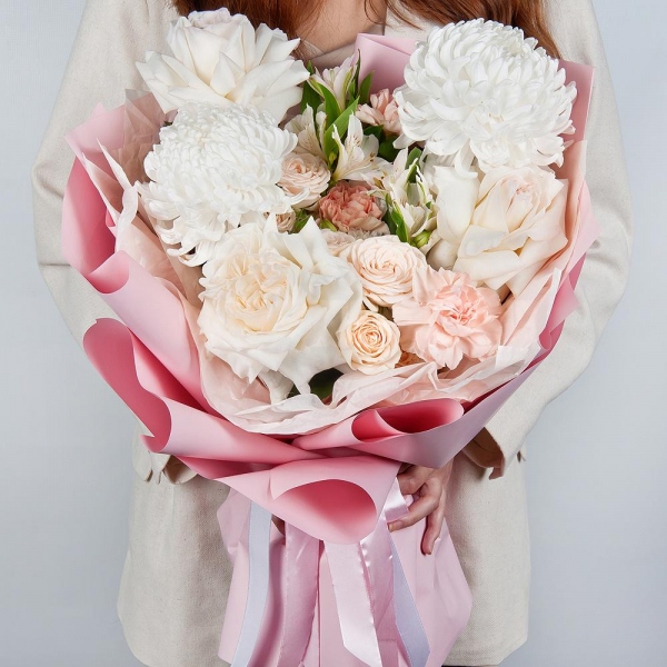 Chrysanthemum white Bigoudi - 2, Peony style roses - 3, Carnation white, cream - 9, Baltica White Spray Chrysanthemum - 1, Alstromeria white, soft pink - 6, Peony sprayrose - 3, Wrapping Paper
