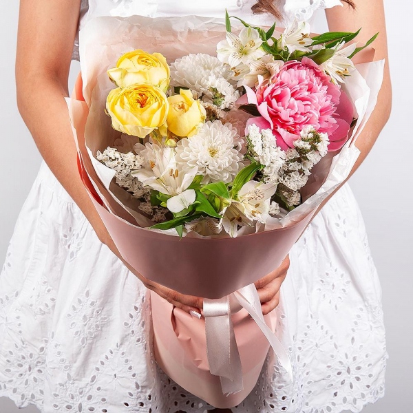 Peony pink - 1, Alstromeria white, soft pink - 6, Spray peony rose  - 1, Baltica White Spray Chrysanthemum - 1, White statice, Wrapping Paper