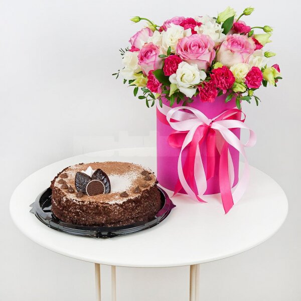 Pink rose 50 cm - 11, lisianthus - 5, Pink spray carnation - 5, Round flower box small , Oasis, Film, Pistachio, Ruscus, Ribbon, Cake in assortment