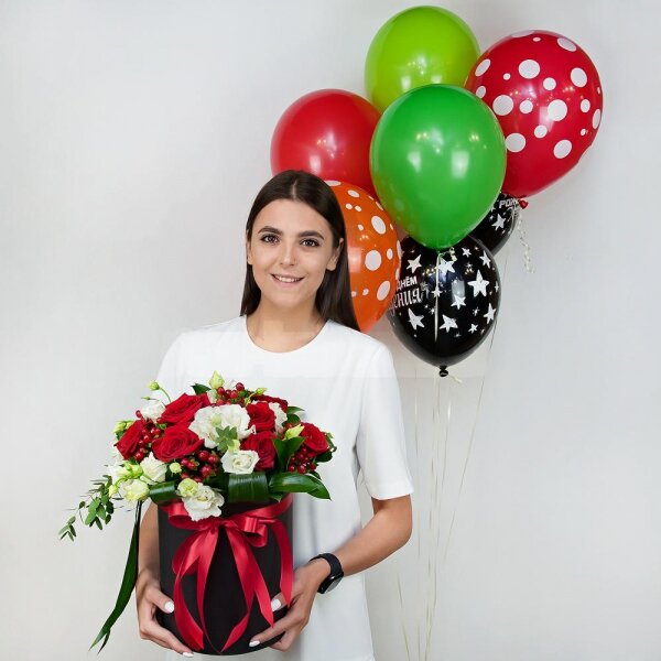 Red rose 50 cm - 15, lisianthus - 8, Round flower box medium, Oasis, Film, Ruscus, Aspidistra (1 pc.), Hypericum, Eucalyptus parvifolia (1 pc.), Helium Balloon (1 pc.), Ribbon