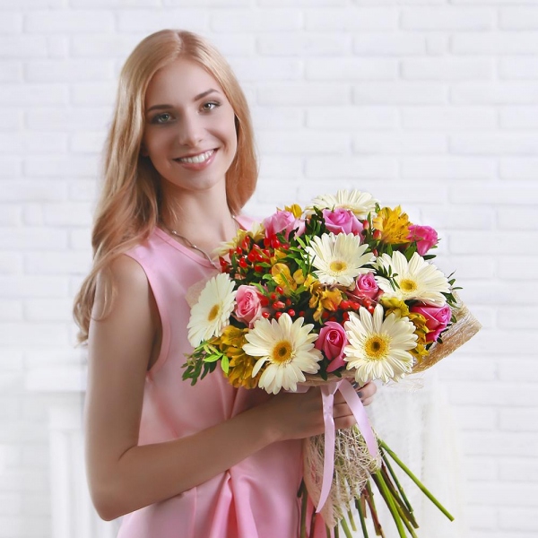 Pink rose 50 cm - 9, Gerbera white - 9, Alstromeria Yellow, Orange - 7, Hypericum, Sisal, Ribbon