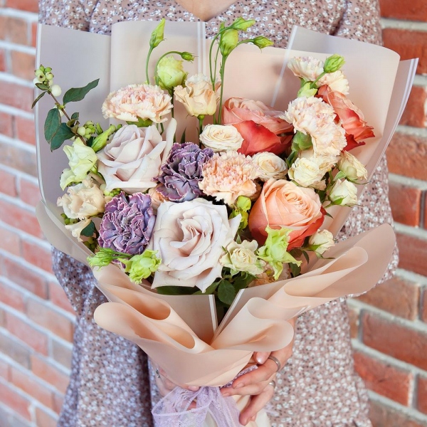 Peony rose Kahala 50 cm - 4, Rose Powder 50 cm Ecuador (Quicksand, Menta) - 5, lisianthus - 4, Spray rose: white, cream, light pink 50 cm - 4, Lilac carnation - 4, Carnation white, cream - 4, Symphoricarpos, Wrapping Paper