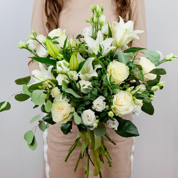 Lilies - 5, White rose 50 cm - 7, lisianthus - 5, Pistachio, Eucalyptus populus (1 pc.), Ribbon