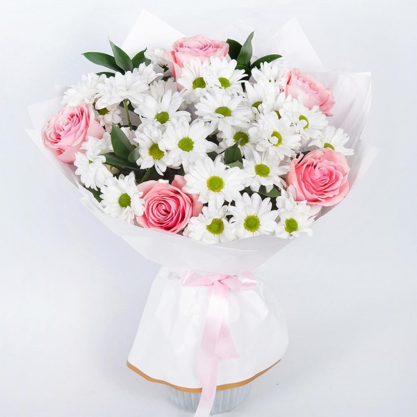 Bacardi White Spray Chrysanthemum - 5, Pink rose 50 cm - 9, Salal, Felt, Ribbon