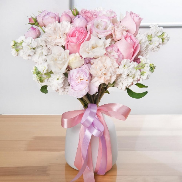 Pink rose 50 cm - 5, Carnation white, cream - 5, Spray peony rose Lavander, 50 cm - 2, White Matthiola - 4, lisianthus - 1, Pink Lisianthus (Eustoma) - 2, Ribbon