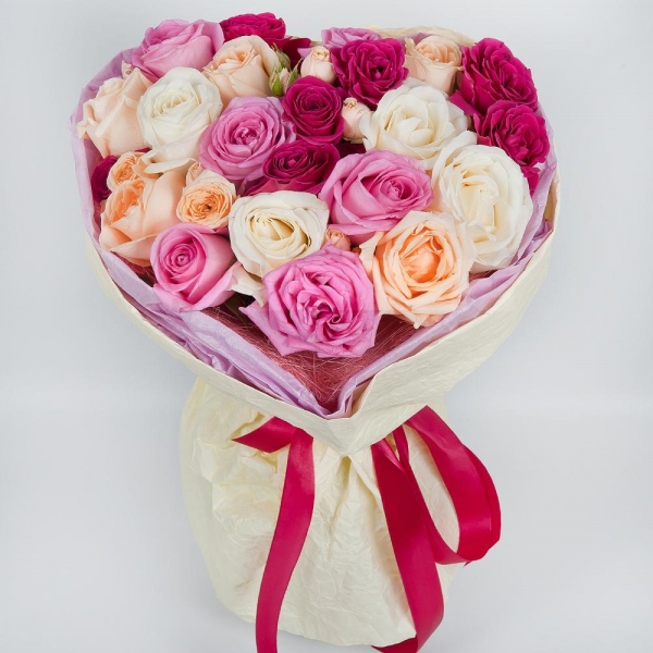 Bright pink spray rose mix, 50 cm - 3, Pink rose 50 cm - 9, White rose 50 cm - 8, Rose Cream 50 cm - 8, Spray rose: white, cream, light pink 50 cm - 2, Wrapping Paper, Bouquet frame structure