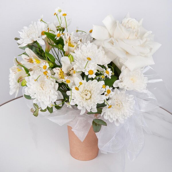Baltica White Spray Chrysanthemum - 1, White rose 50 cm Ecuador - 1, Chamomile - 1, Alstromeria white, soft pink - 2, Cardboard pot (cup), Oasis, Eucalyptus, Wrapping Paper