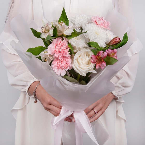 White rose 50 cm - 2, Alstromeria white, soft pink - 3, Baltica White Spray Chrysanthemum - 1, Pink carnation - 3, Wrapping Paper