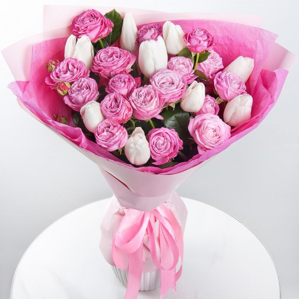 Peony sprayrose - 8, Tulip white - 17, Wrapping Paper