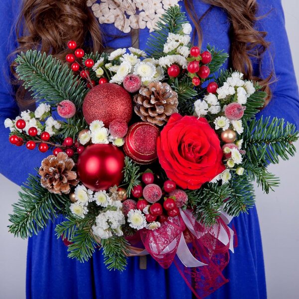 Red rose 50 cm - 1, Athos poms Stallion - 1, Ceramic pot, Oasis, Spruce branches (1pc.), Christmas decor (set), White statice, Hypericum, Ribbon